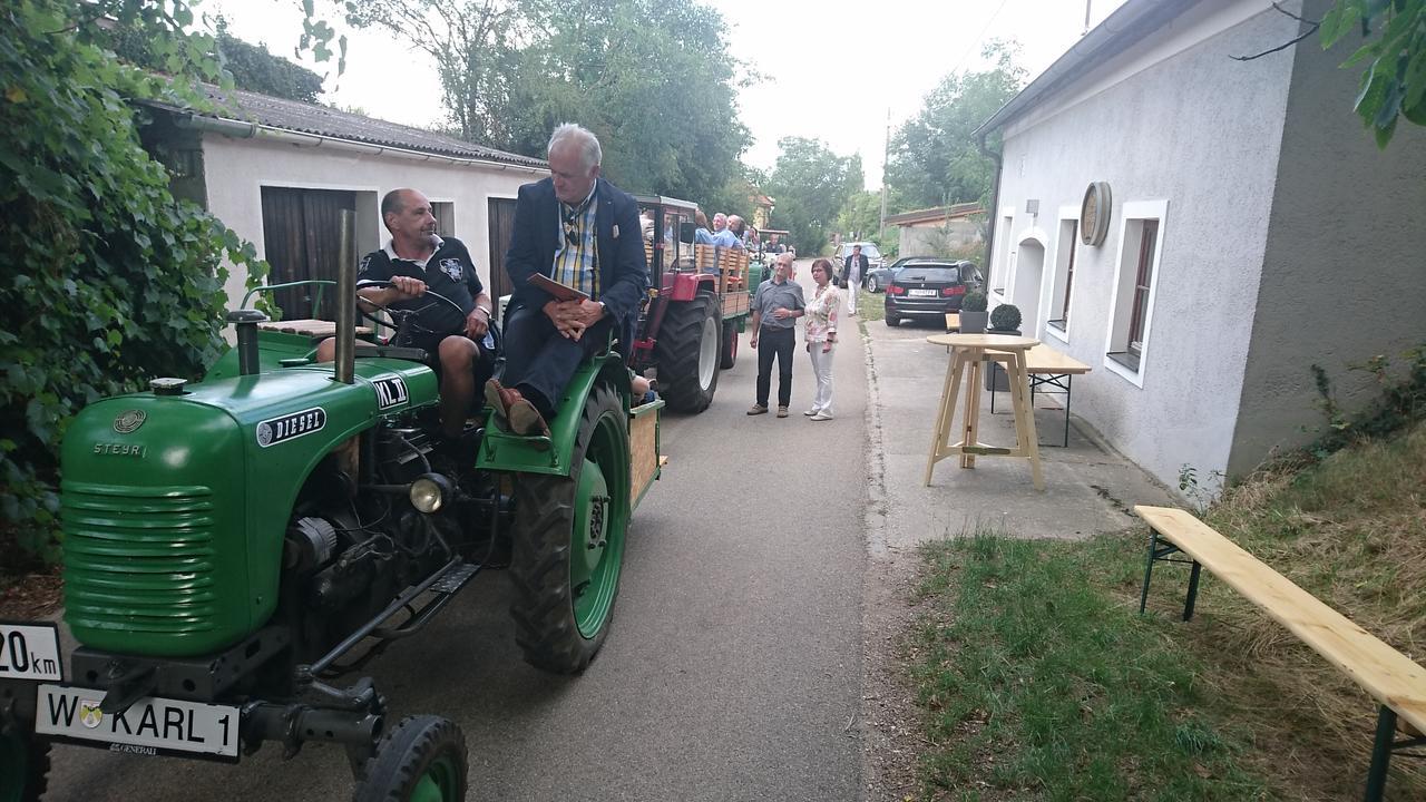 ホテル Weingut Familie Bauer Grossriedenthal エクステリア 写真